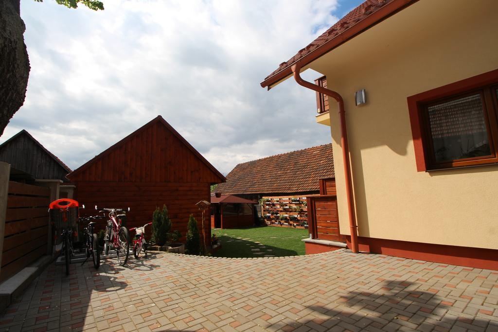 Villa Lienka Besenova Luaran gambar
